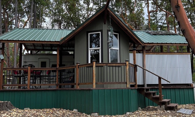 Selma House | Adventure Awaits: Family-Friendly Hotel with Pool & Lake View
