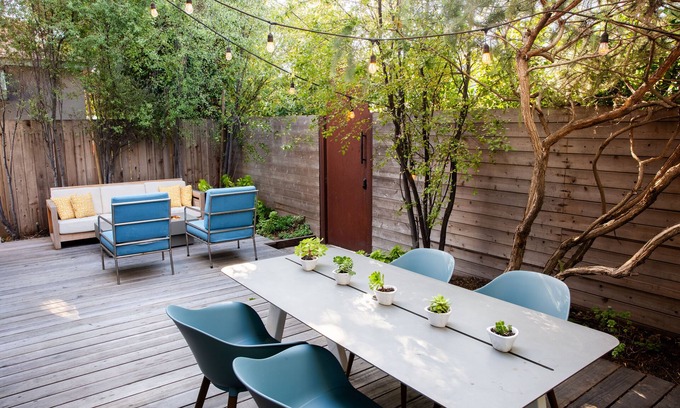 Venice House | Experience Beachfront Living in Renovated Venice Townhouse