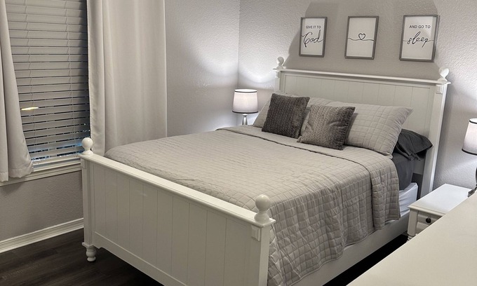 Northeast Pensacola House | Relax at Kozy on Kipling: Top-Rated Stay Near Amenities