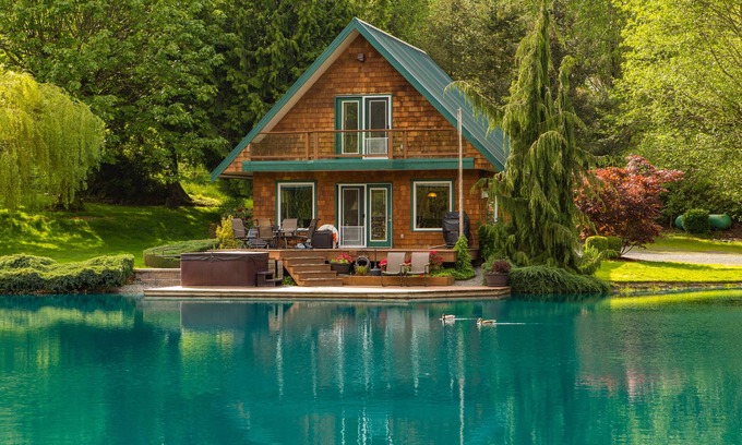 Big Lake Cabin | Relax at Mountain Springs Cabin with Ocean and Lake Views