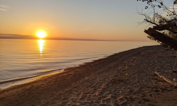 Central Huron Cottage | Relax by Lake Huron: Pet-Friendly Cottage with Pool & Spa