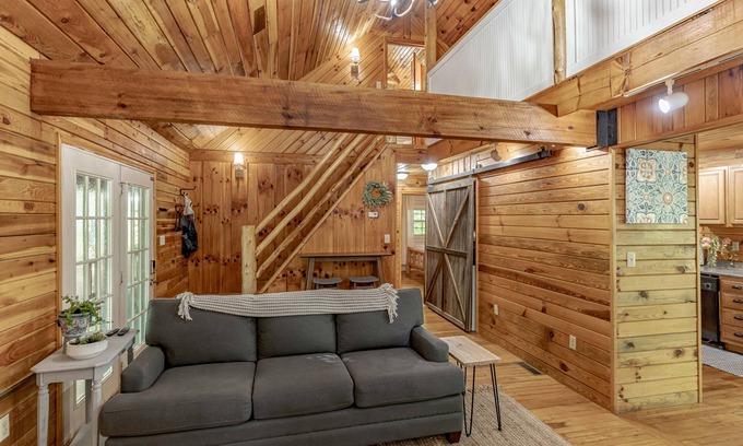 Rogers Cottage | Relax in a Cozy Cottage by Lake Millie with Spa Access