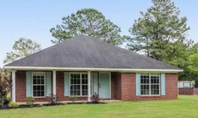 Moss Point House | Discover Secluded Home with On-Site Pond and Kitchen