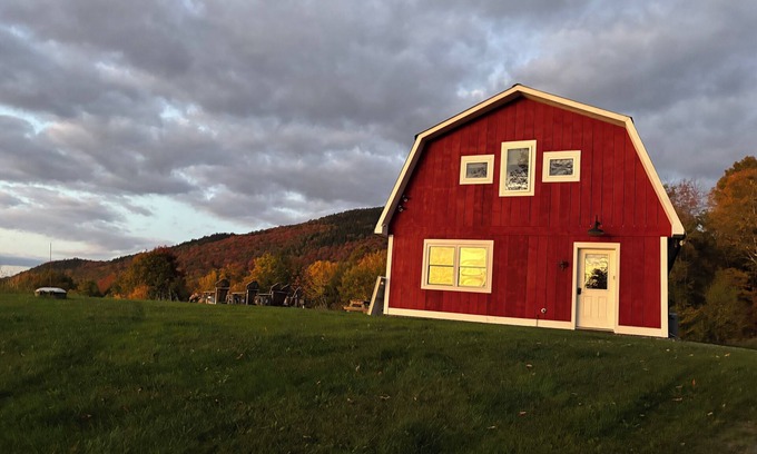 East Burke House | Experience the Kirby Hideaway: Guest Rated 10/10!
