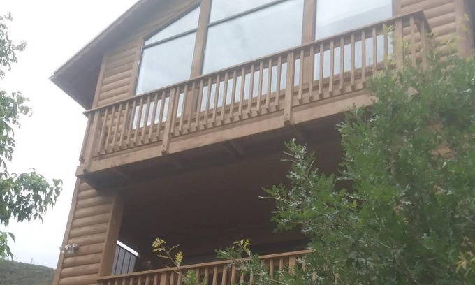 Summerhaven House | Come stay in a cabin, walking distance from the attractions of Summerhaven.