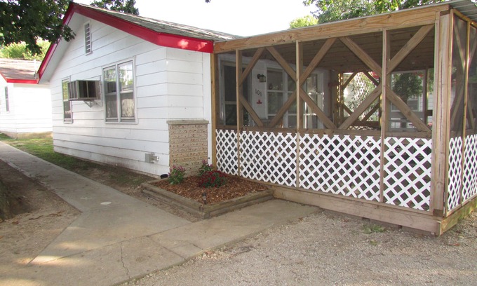 Indian Point Cabin | Relax in Our 2BD Cabin by Table Rock Lake Near Attractions