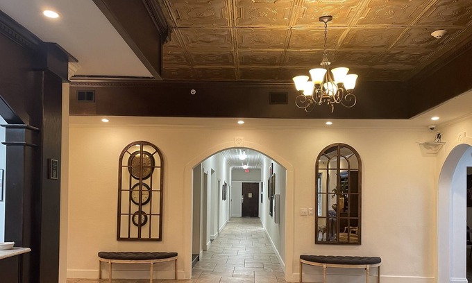 Gonzales House | Come stay in the same room Bonnie & Clyde stayed in!