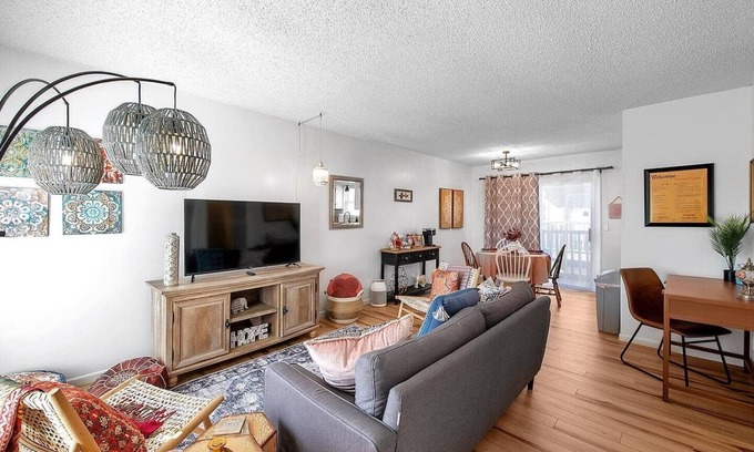 Wichita Apartment | Stay at Arabian Nights: Family-Friendly with Kitchen Access