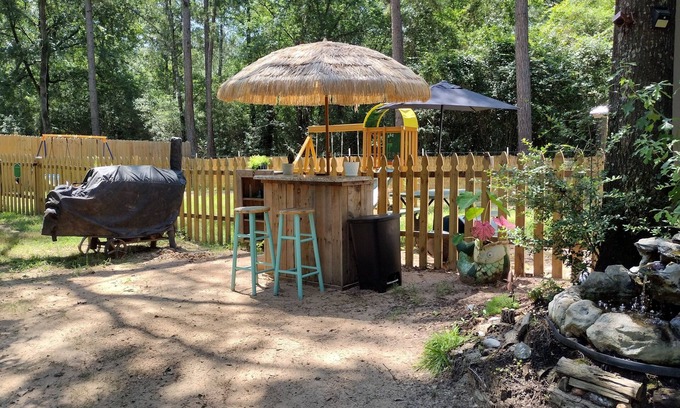 Todd Mission Cottage | Budget-Friendly Stay with Pool, Playground & Pet Amenities