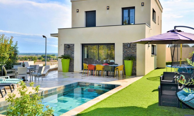 Bezouce House | Come to this beautiful vacation home with private, out of sight pool, near Nîmes and the Pont du Gar