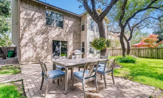 Cedar Park House | Unwind in Your Private Hot Tub: Guest Rated 9.8!