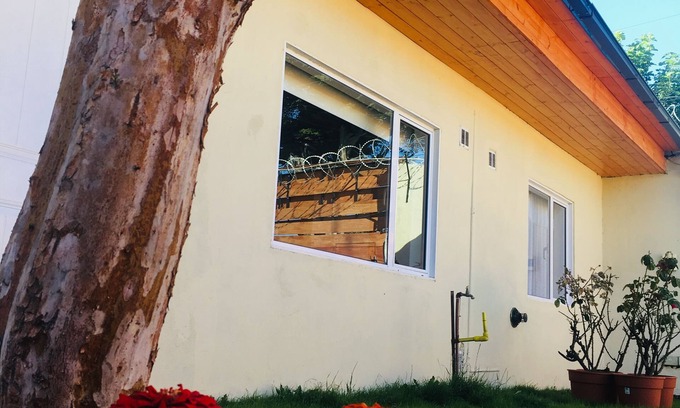San Carlos de Bariloche House | Cozy Retreat in the Heart of the City with Spa and Breakfast