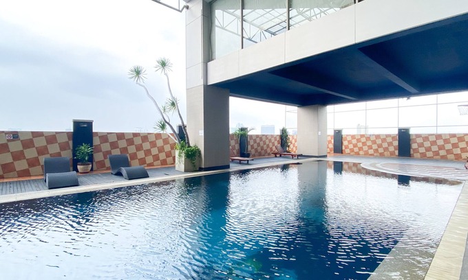 Old Jakarta Apartment | Cozy 2Br Apartment with Pool & Breakfast at Mangga Dua