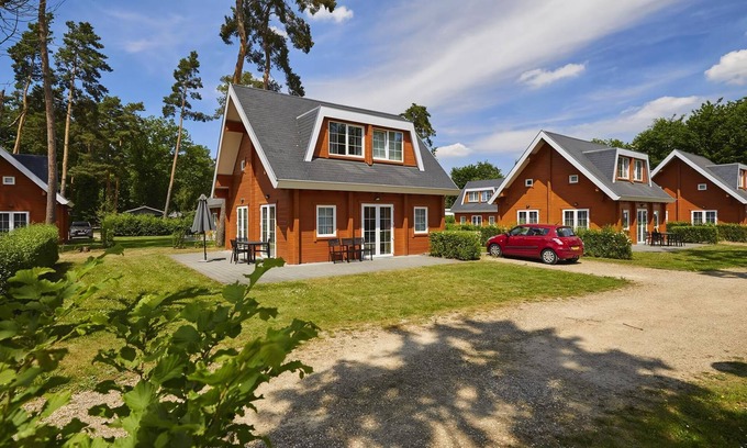 Zutendaal House | Comfortable 6-Person Bungalow at Landal Mooi Zutendaal