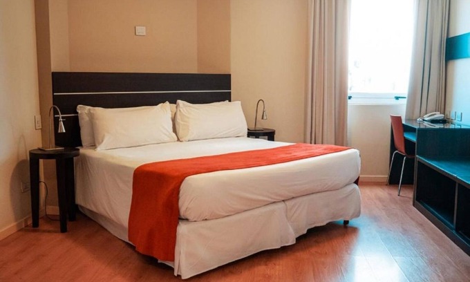 El Centro Hotel | Comfort and Convenient Stay, Centrally Located! Close to Plaza de Mayo Square