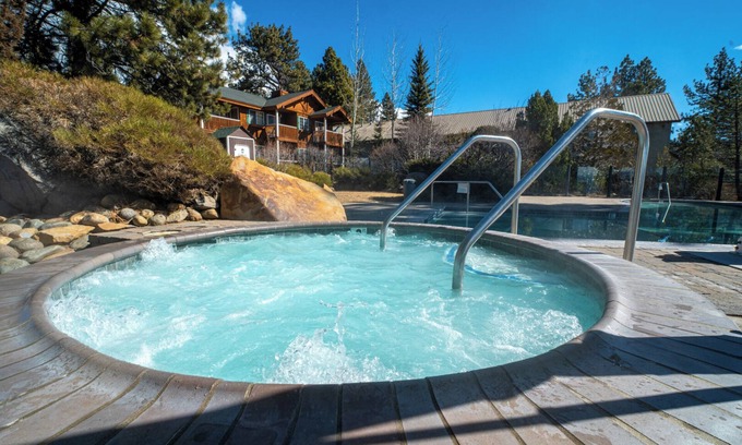 Tahoya Shores Hotel | Unwind at Our Hotel: Pool, Ocean Views & Free Parking