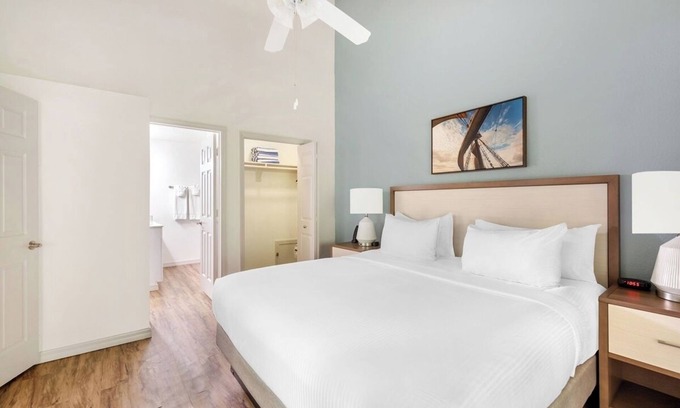 Florida Central Atlantic Coast Resort | Comfort and Convenience! Near SeaWorld's Discovery Cove, Free Parking!