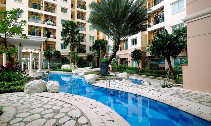 Kelapa Gading Barat Apartment | Cozy 2BR City Home Moi Apartment with Pool & Family Amenities