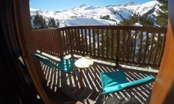 Arc-2000 Apartment | Comfort and accessibility: This is a 'ski-in ski-out' flat.
