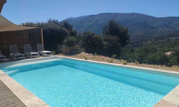 Mollans-sur-Ouveze House | Comfortable Retreat with Breathtaking Views of Mont Ventoux