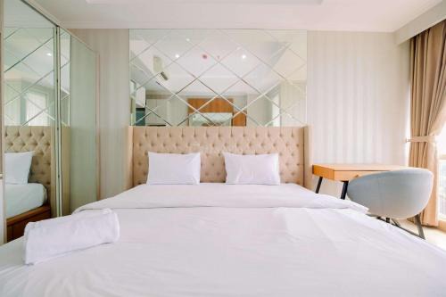 Gondangdia Apartment | Modern Studio Menteng Park Apartment with Pool Access