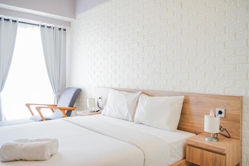 Serpong Apartment | Comfort and Relax Studio at Parkland Avenue Apartment By Travelio