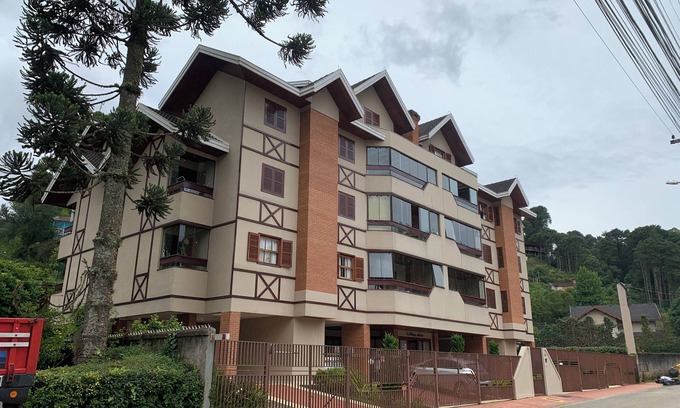 Campos do Jordao Apartment | COMFORT AND SOPHISTICATION, 7 MINUTES WALK FROM BADEN-BADEN FOR 10 PEOPLE