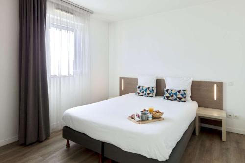 Saint-Cyr-l'Ecole Hotel | Cozy Comfort Aparthotel Versailles with Pet-Friendly Amenities