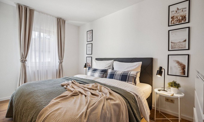 Neunkirchen Apartment | Cozy Comfort Apartment for 4 in Neunkirchen City