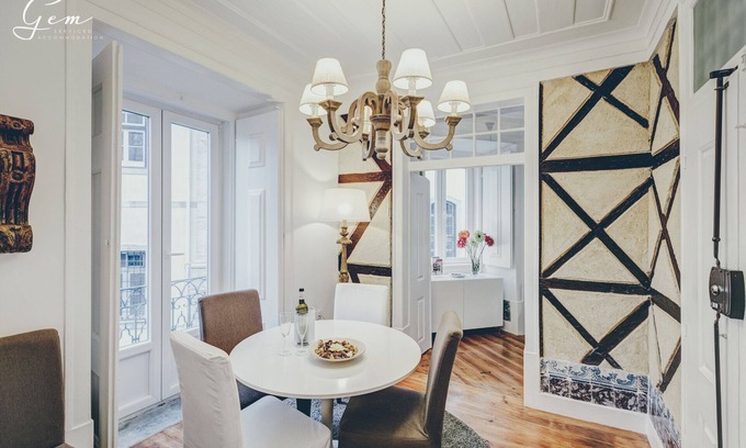 Sacramento Apartment | Experience Comfort in the Heart of Lisbon with Spa Access