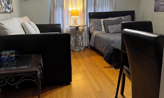 Jefferson Park Apartment | Comfort & Clean: Free Parking Near ORD and Downtown