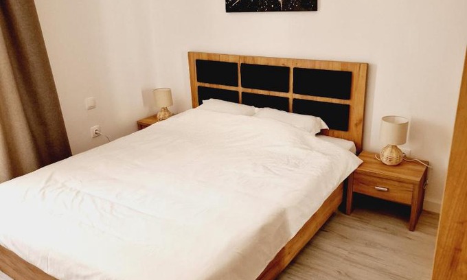 Stefanestii de Jos Apartment | Budget-Friendly Comfort Cosmopolis with Pool & Family Amenities