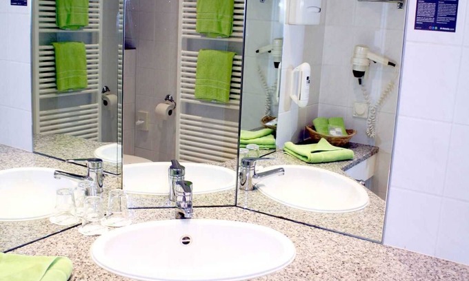 Linderbach House | Family-Friendly Comfort Room at H + Hotel Erfurt