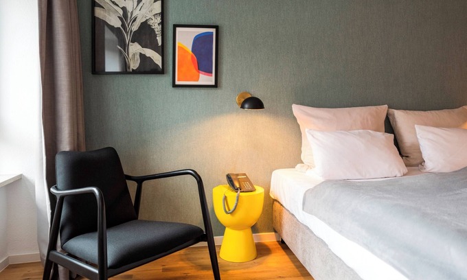 Inzlingen Apartment | Comfort Dreibettzimmer: Family-Friendly Stay with Breakfast