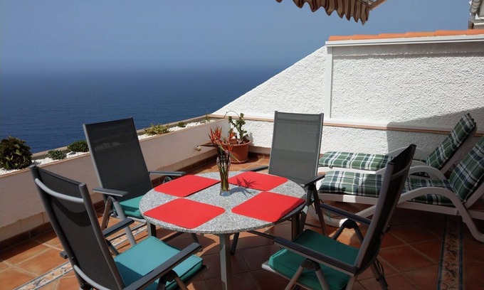 La Victoria de Acentejo Apartment | Idyllic Comfort Apartment with Pool & Ocean Views for Families