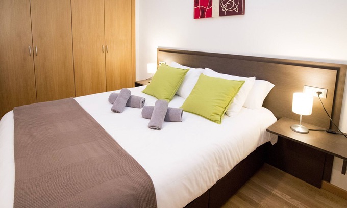 Escaldes-Engordany Apartment | Comfort Escaldes: Apartment with Free Parking & Lake Views