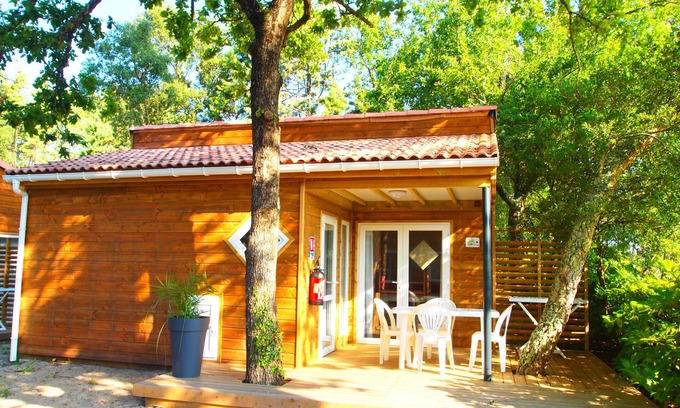 Vieux-Boucau-les-Bains Resort | Cozy Hazelnut E - Spa Retreat with Breakfast for Families