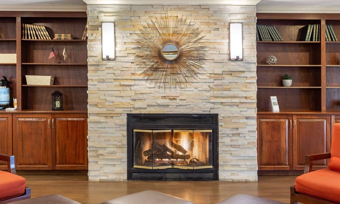 Auburn Hotel | Convenient Comfort Inn Auburn - Worcester with Spa & Dining