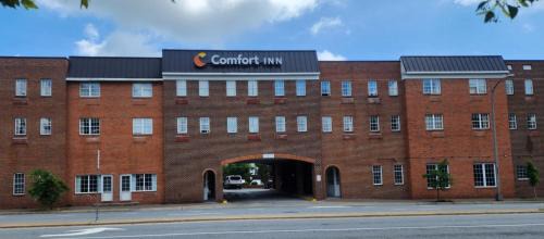 Ballston Hotel | Discover Comfort Inn Ballston: Family-Friendly Retreat