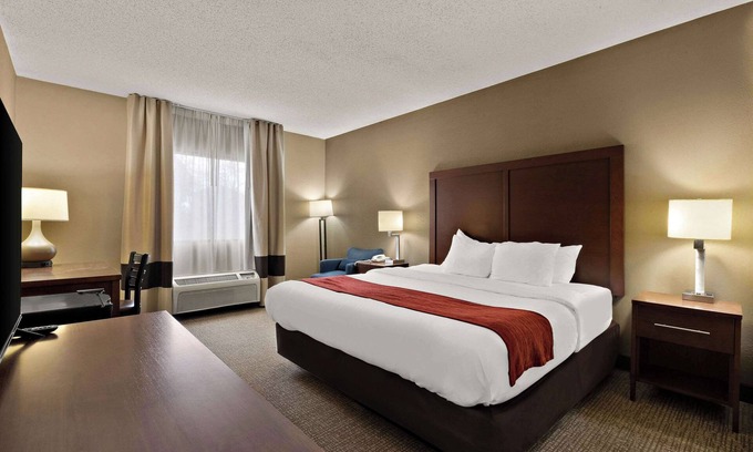 Bordentown Hotel | Budget-Friendly Comfort Inn Bordentown with Pool & Spa
