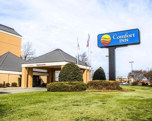 Westover Hotel | Convenient Comfort Inn Fayetteville West Near Fort Liberty