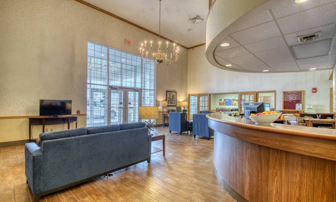 Fond du Lac Hotel | Comfort Inn: Enjoy a Relaxing Stay with Pool and Spa