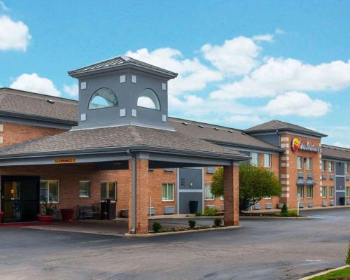 Indianapolis Hotel | Comfort Inn Indianapolis South: Pet-Friendly & Poolside Stay