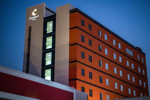 Irapuato Hotel | Discover Comfort Inn Irapuato: 4-Star Family-Friendly Stay