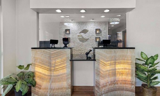 Joliet Hotel | Enjoy Your Stay at Comfort Inn Joliet West with Pool & Breakfast