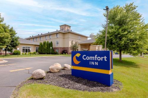Plover Hotel | Family-Friendly Comfort Inn Plover-Stevens Point Awaits