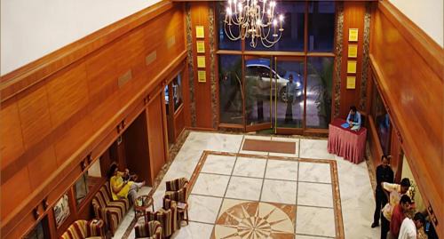 Navrangpura Hotel | Budget-Friendly Comfort Inn President with Breakfast & Accessibility