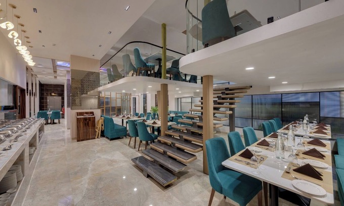 Ahmedabad Hotel | Comfort Inn Sapphire Chandkheda: Family-Friendly Retreat
