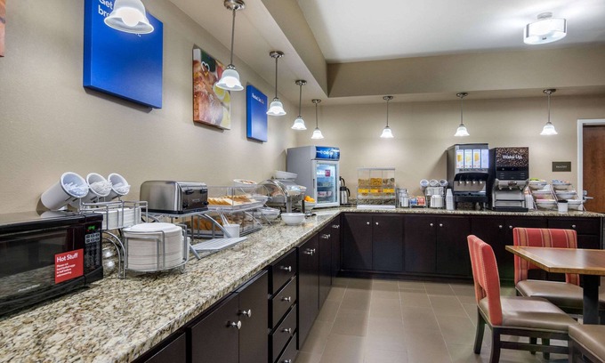 Bermuda Hotel | Relax at Comfort Inn South Chesterfield - Family Friendly Stay