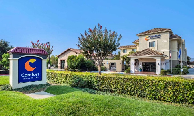 Morgan Hill Hotel | Discover Comfort Inn South San Jose with Pool & Spa Amenities